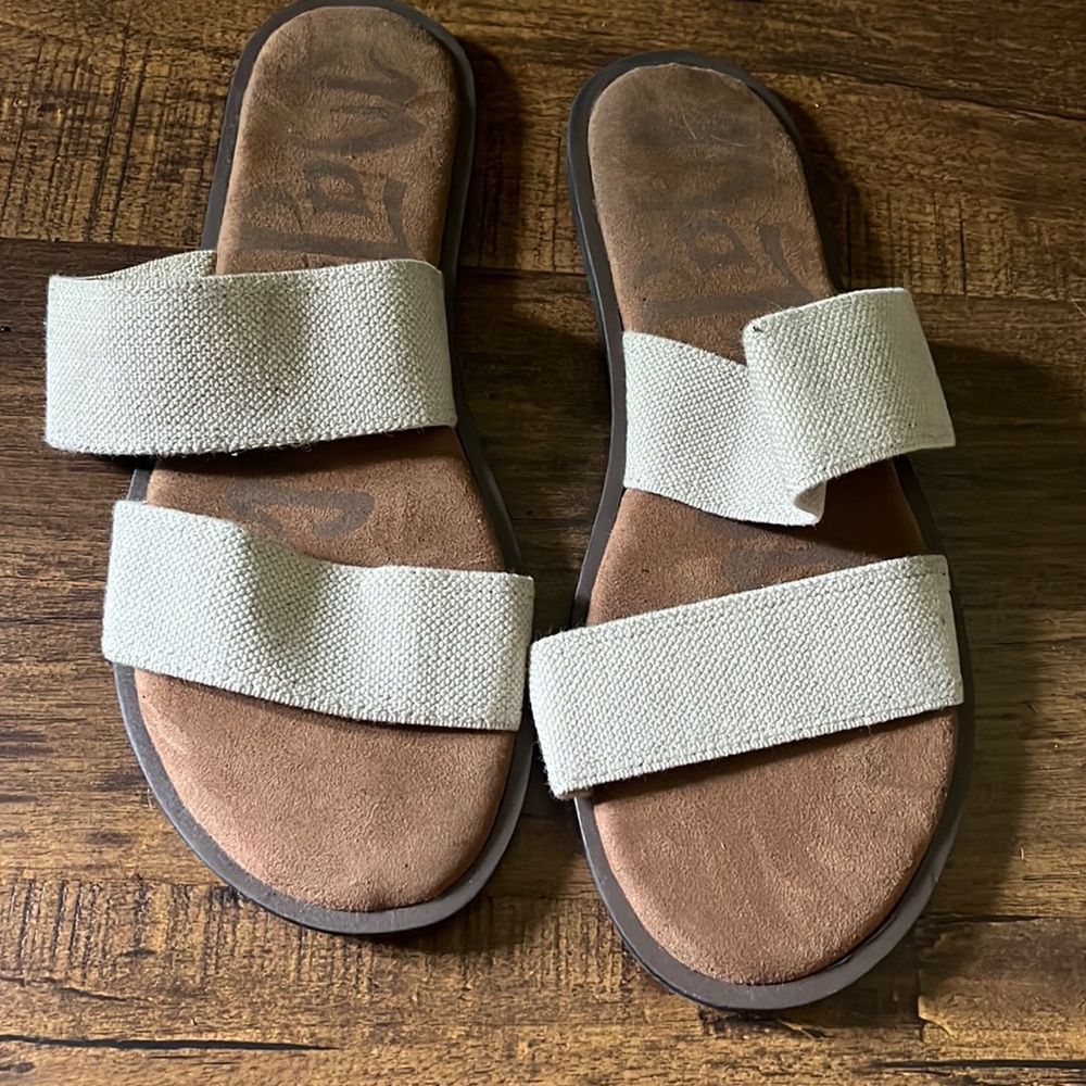 Off-white and brown strappy sandals